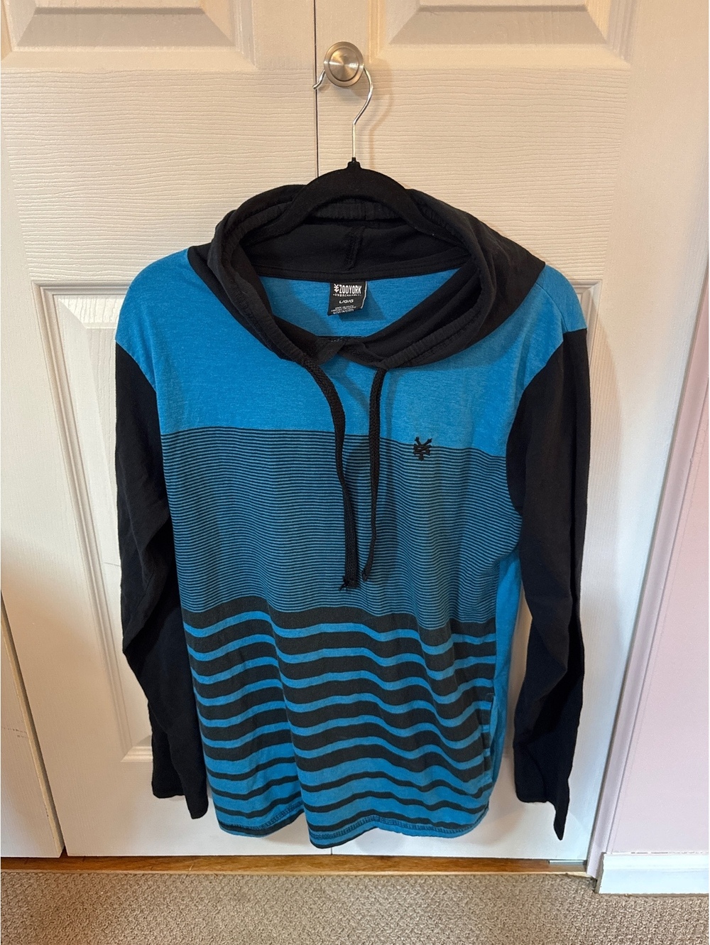 Zoo York Men's Lightweight Blue and Black Striped Hoodie L